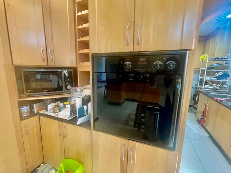 To Let 4 Bedroom Property for Rent in Plattekloof Western Cape